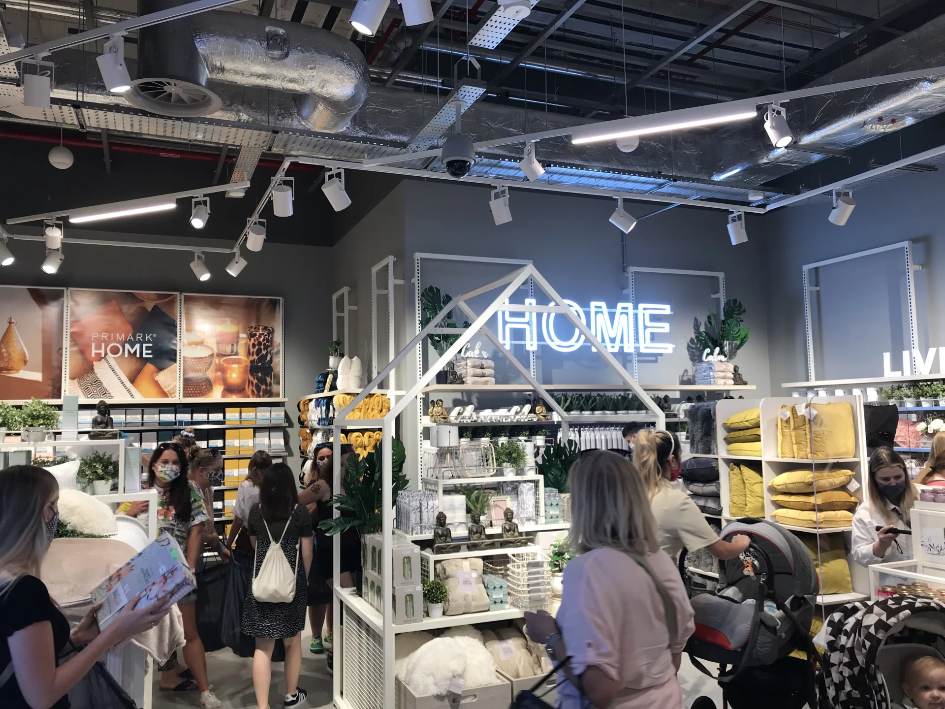 Otwarcie pierwszego sklepu Primark w Polsce