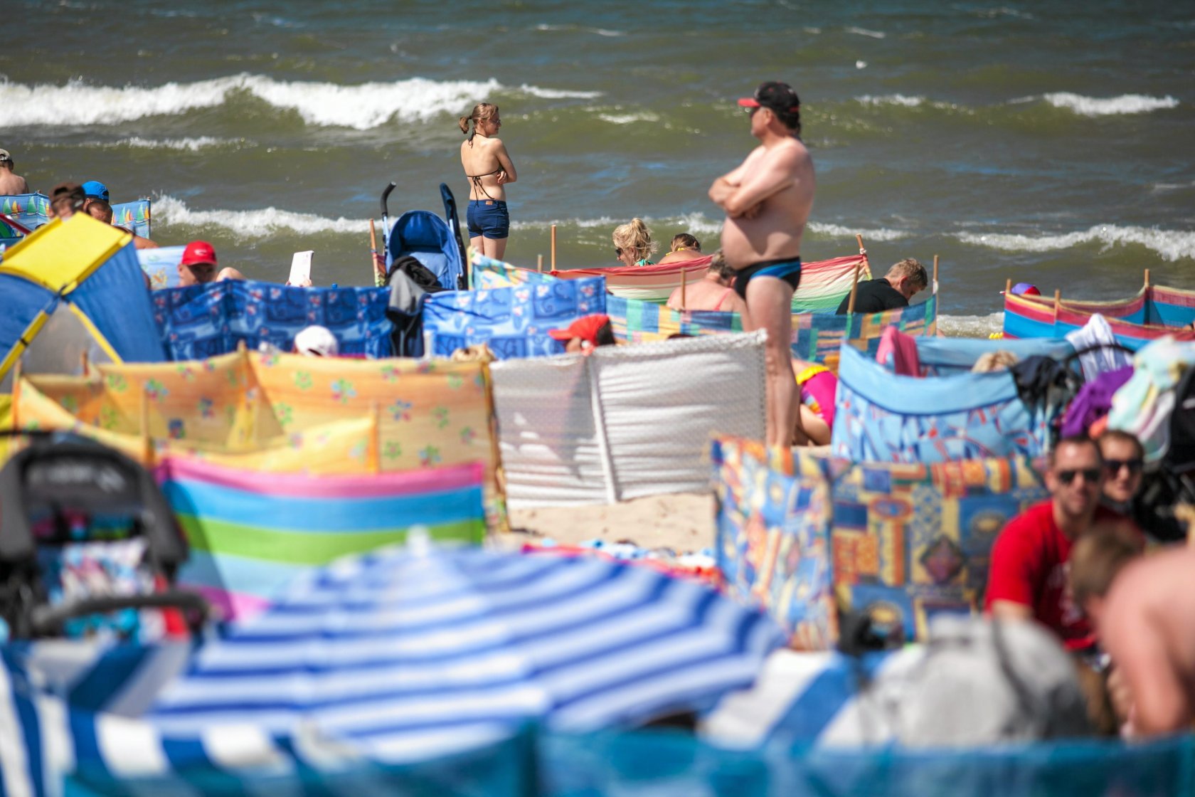 Wakacje nad polskim morzem droższe niż urlop w Hiszpanii? Sprawdzamy to.