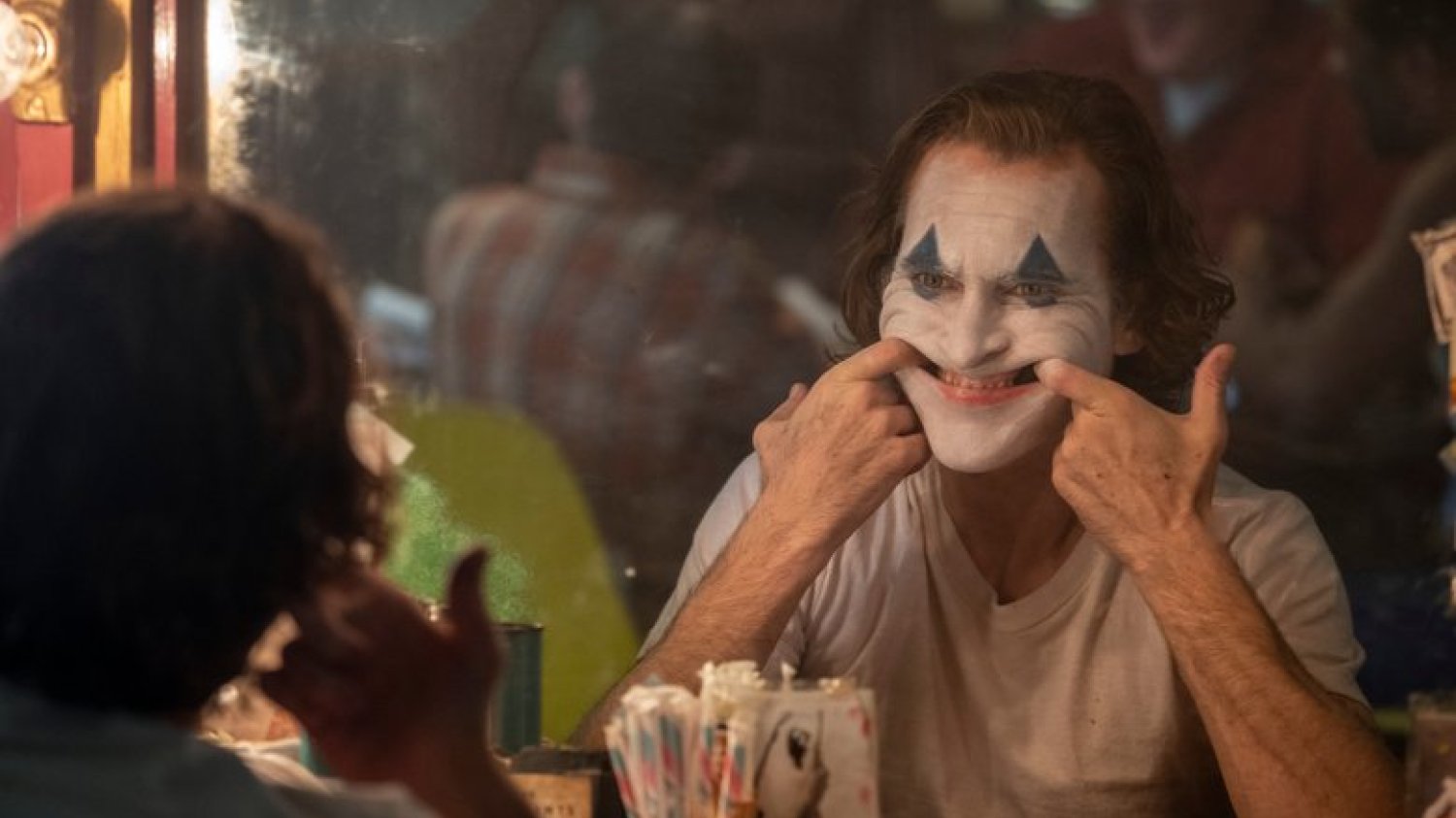 Film "Joker", w którym w tytułową postać wcielił się Joaquin Phoenix, okazał się kasowym hitem wśród filmów kategorii wiekowej R.