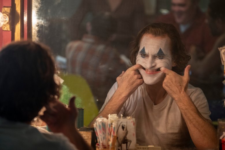 Film "Joker", w którym w tytułową postać wcielił się Joaquin Phoenix, okazał się kasowym hitem wśród filmów kategorii wiekowej R.