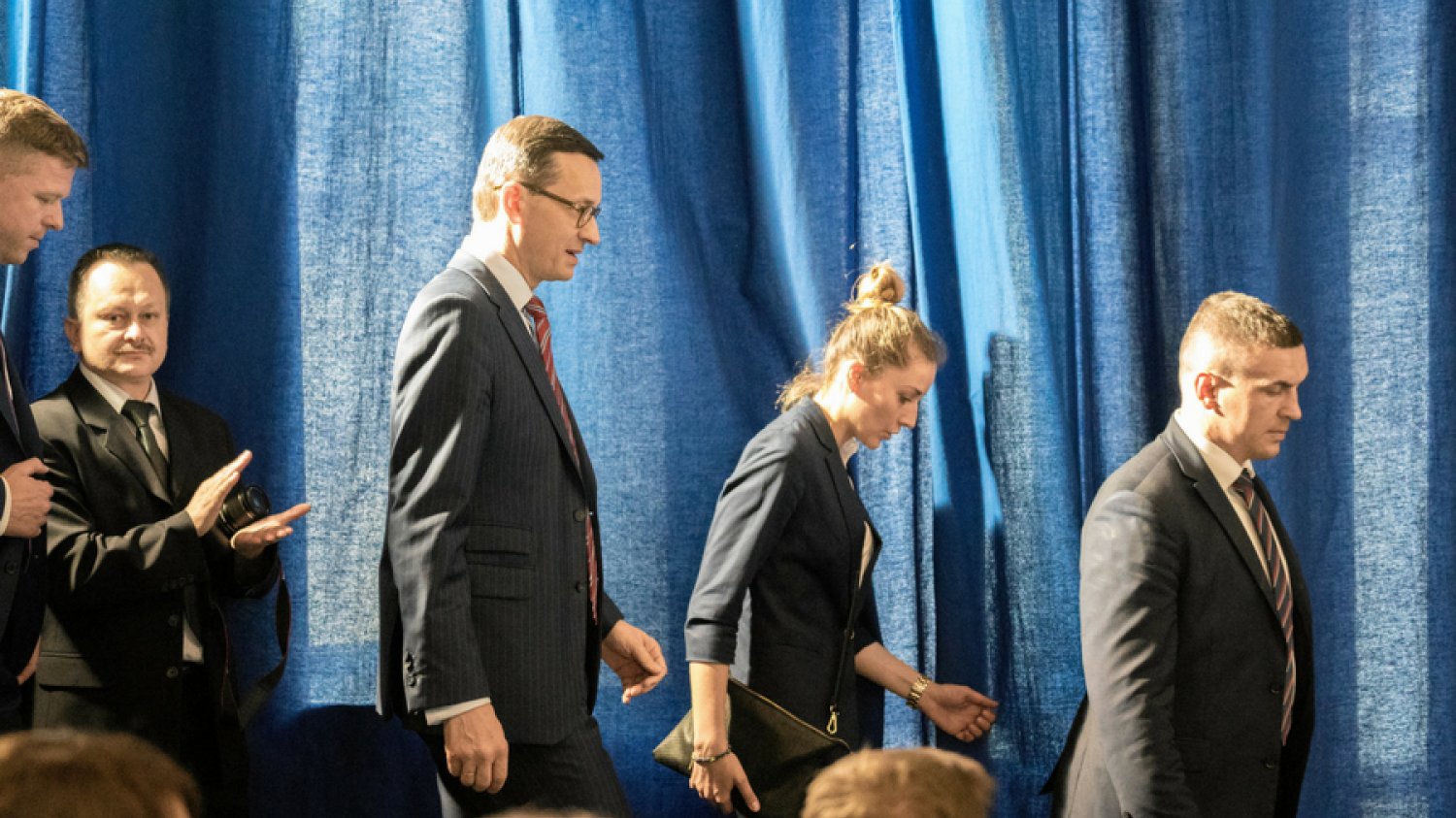 Rekordowy wzrost gospodarczy się kończy - twierdzą ekonomiści. Dla rządu Mateusza Morawieckiego to złe wieści.