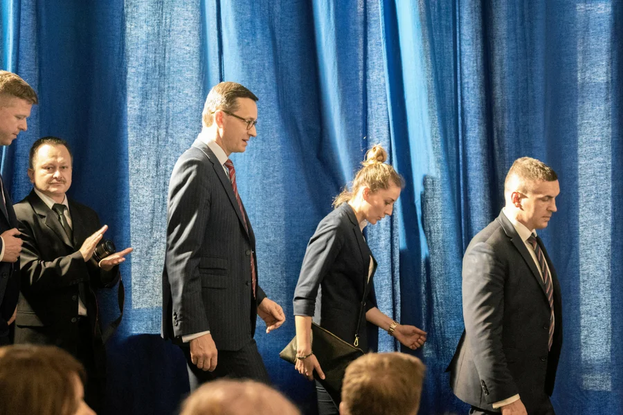 Rekordowy wzrost gospodarczy się kończy - twierdzą ekonomiści. Dla rządu Mateusza Morawieckiego to złe wieści.