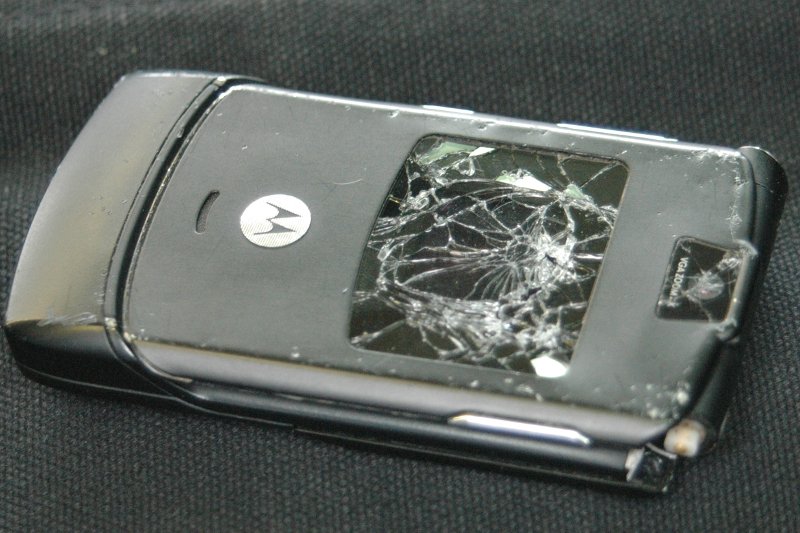 Motorola RAZR zwana brzytwą.