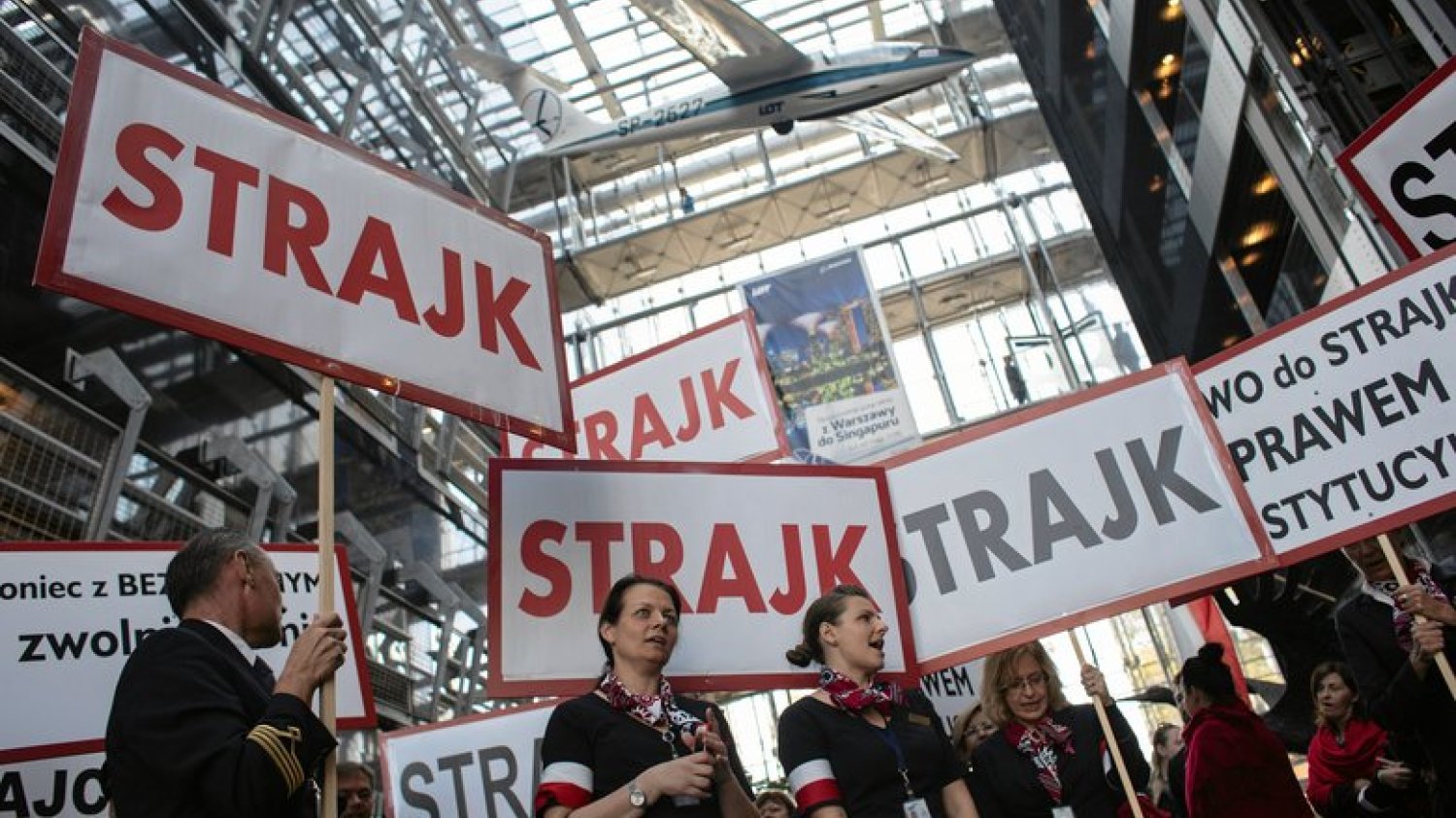 Zarząd przedstawił strajkującym propozycję kompromisu. Związkowcy ją wyśmiali. Tymczasem firma prowadzi intensywny nabór nowych pracowników, w ogłoszeniach obiecując "miłą atmosferę pracy"