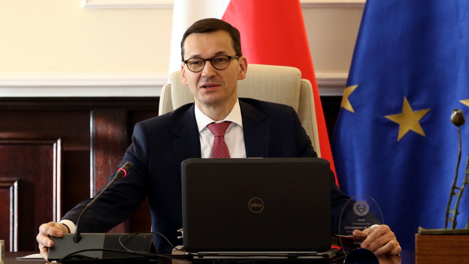 Premier Morawiecki sprzeciwia się budowie gazociągu Nord Stream 2 i buduje koalicję przeciw Rosji i Niemcom