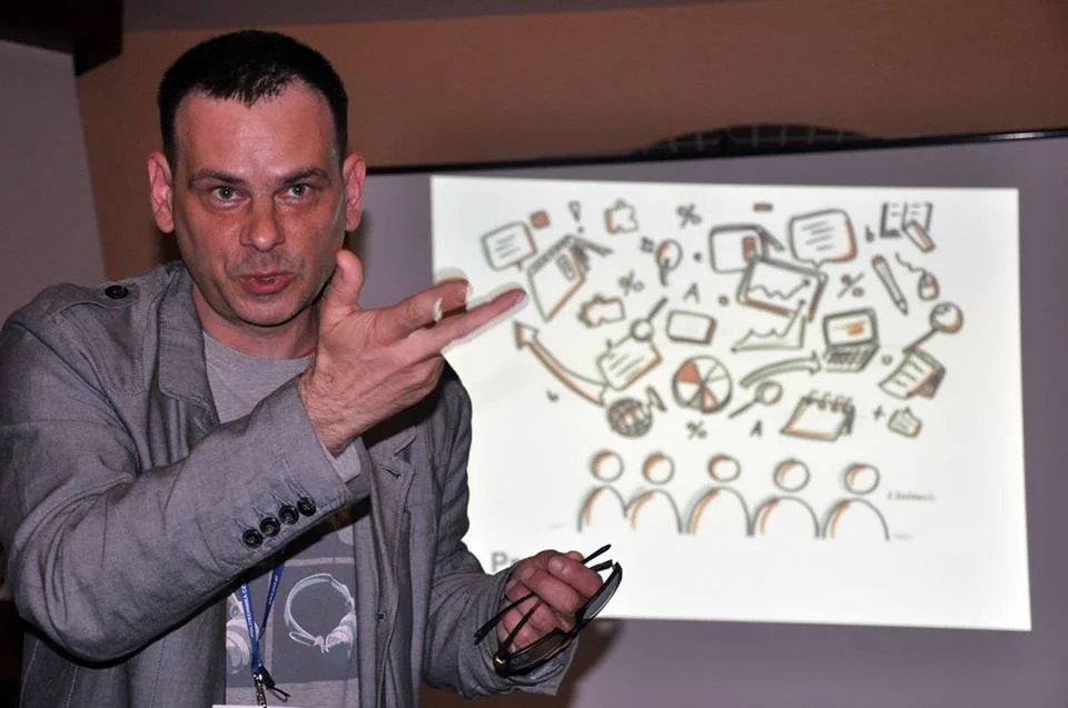 "E-learning w edukacji, czyli wprowadzamy po nowemu Moodle do szkół" 
- Piotr Halama