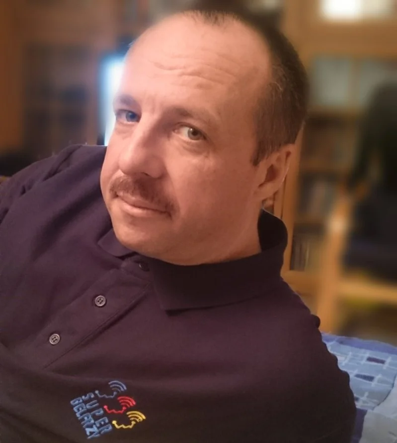 Mówi o sobie: "Jestem Hakerem edukacji"