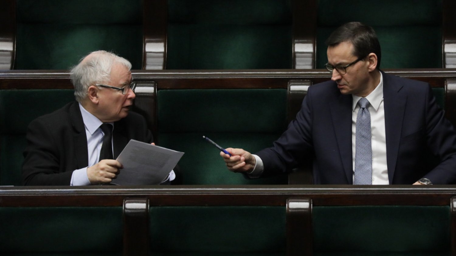 Nowe podatki w Polsce – dlaczego rząd PiS je podnosi, a inni obniżają?