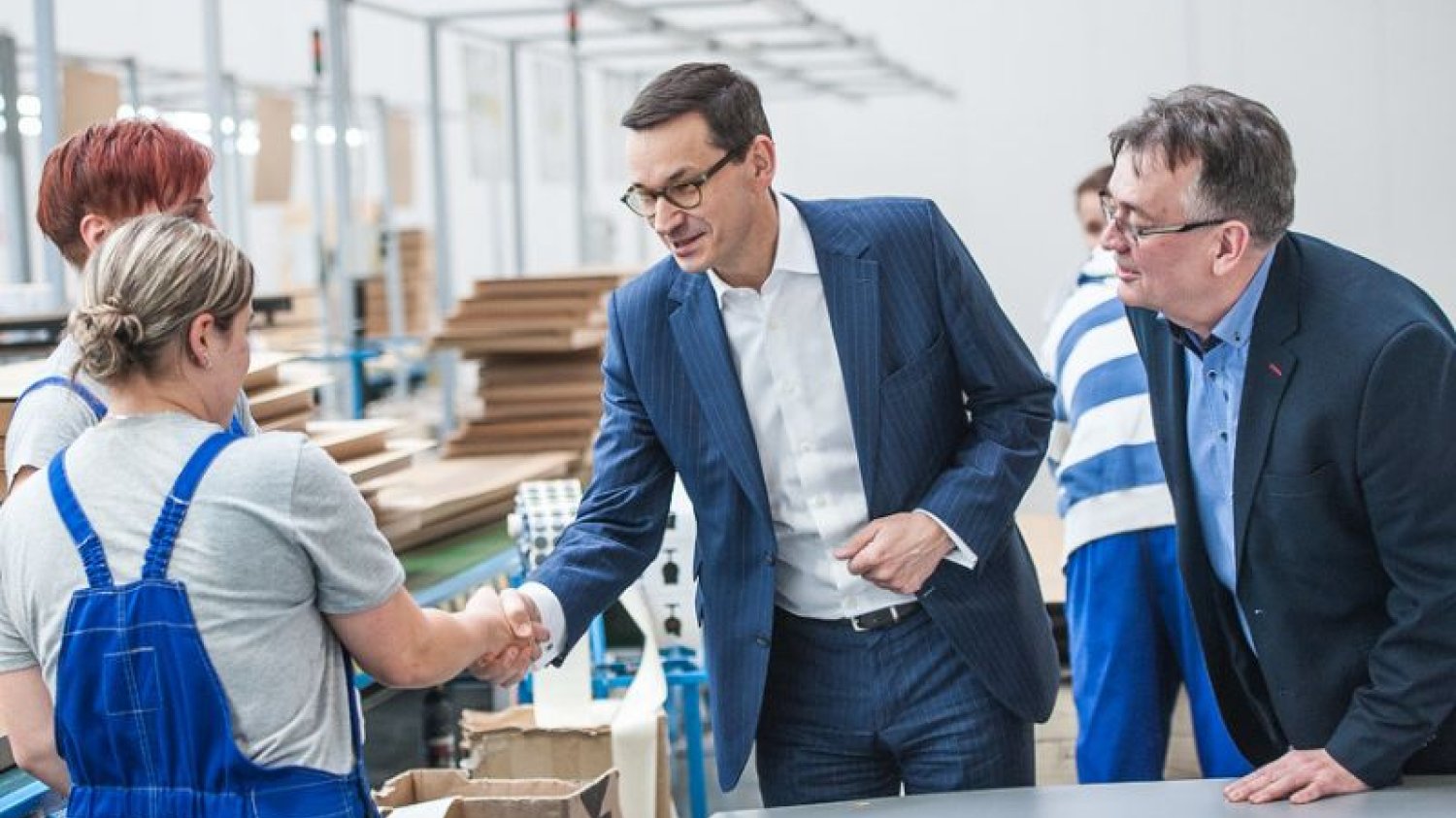 Czy premier Mateusz Morawiecki chce podnieść kwotę wolną od podatku, by przykryć coś innego?