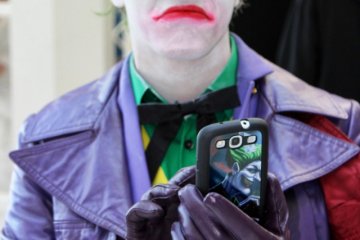 Telefon działa wolniej po aktualizacji? Włosi twierdzą, że to spisek producentów smartfonów.