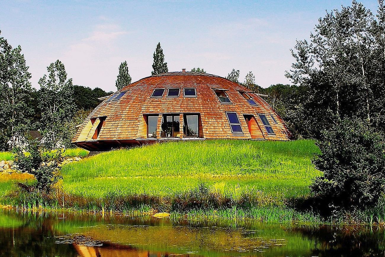 Domy kopułowe nie są u nas popularne, ale zainteresowanie nimi rośnie.