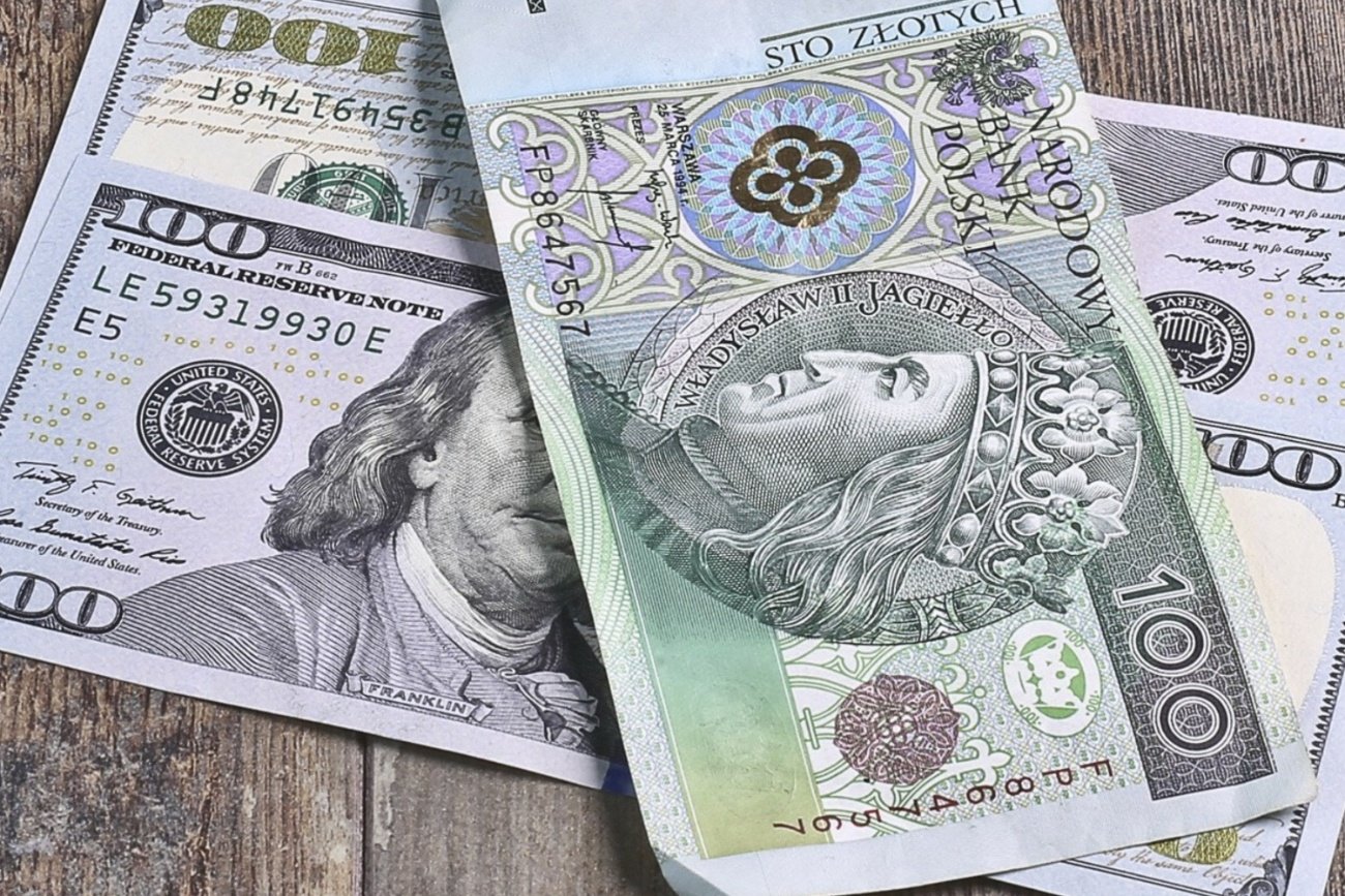 Złoty i dolar.