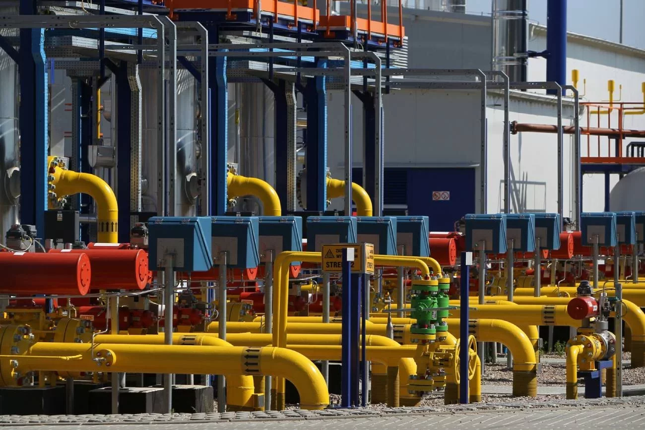 Na handlu rosyjskim gazem zarabia państwowa spółka i politycy PiS
