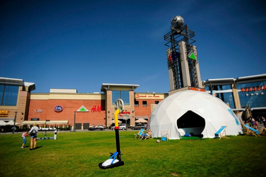 Na lokalizację swojego salonu chiński producent wybrał stołeczną galerię Arkadia.