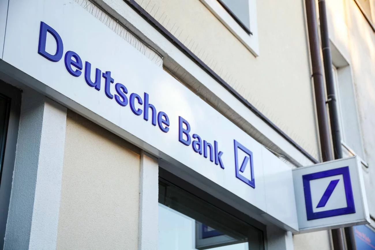 Problemy Deutsche Banku. Akcje lecą w dół.