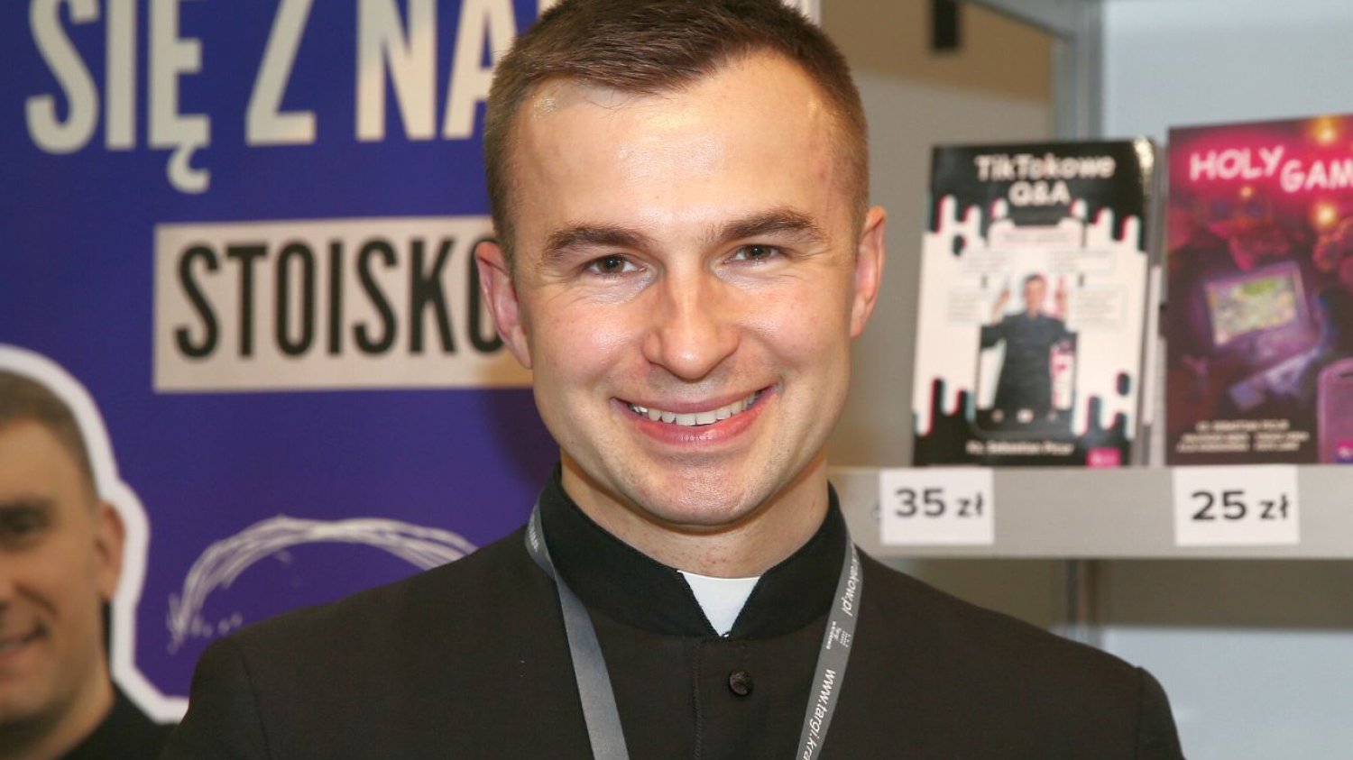 Ksiądz z TikToka, czyli Sebastian Picur, rozprawia się z kościelnymi cennikami