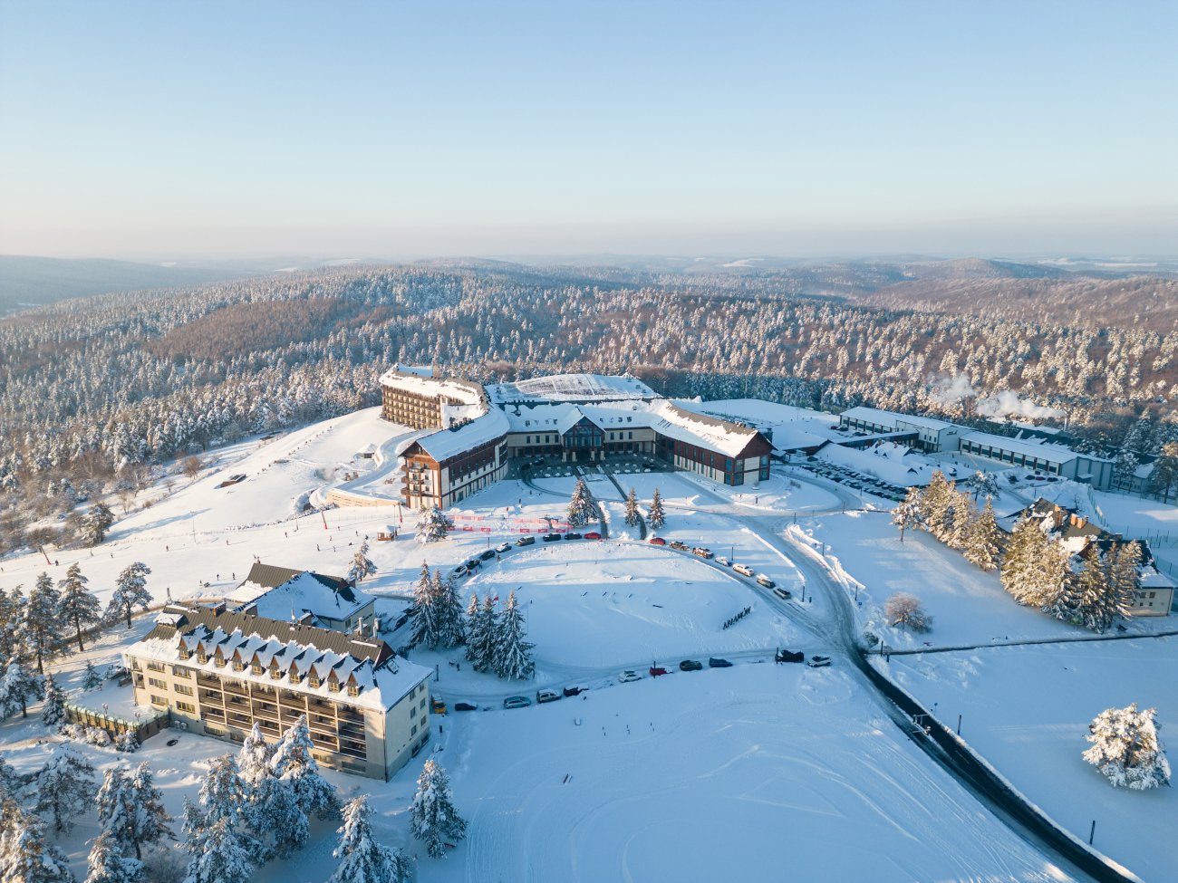 Hotel Arłamów ma ogromną przyjemność zaprosić na VII edycją flagowego spotkania dla przedstawicieli największych firm i korporacji z całej Polski – Arłamów Business Challenge (ABC)!
