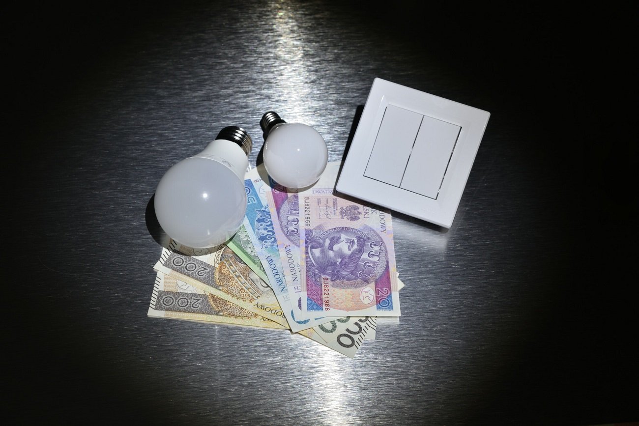 Te sposoby pozwolą ci sporo zaoszczędzić na rachunkach