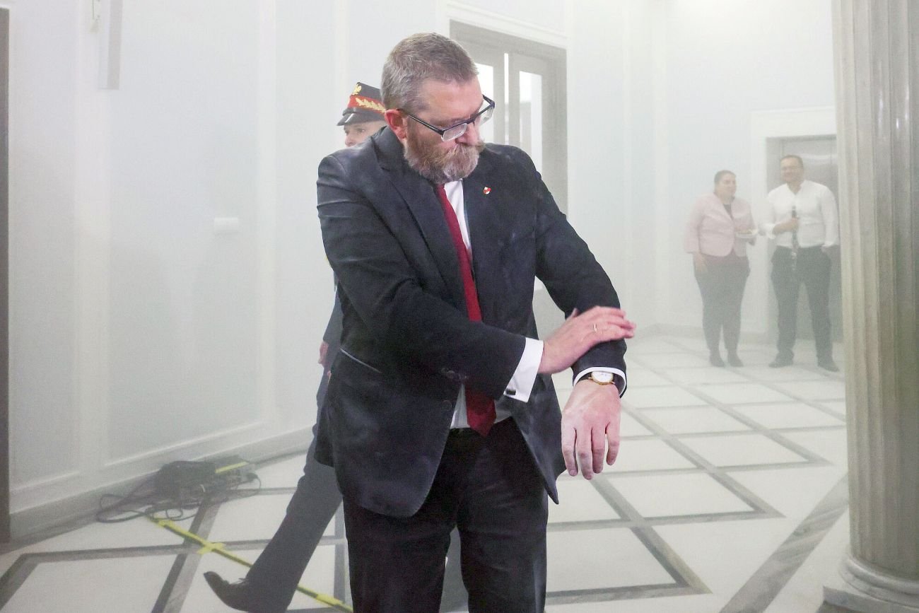 Zbiórka na Grzegorza Brauna została zablokowana. Pieniądze zostaną zwrócone darczyńcom