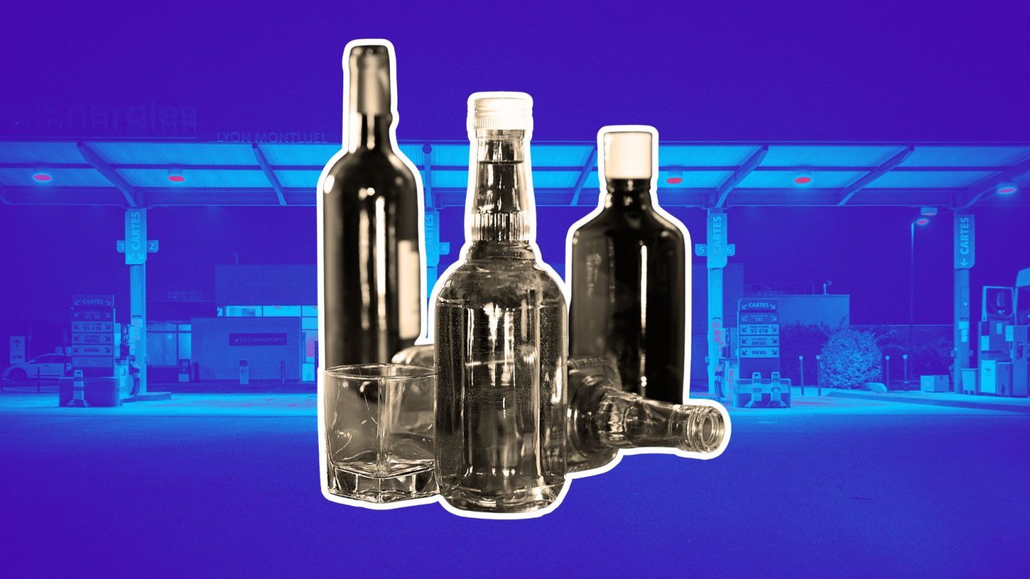 butelki po alkoholu na tle stacji benzynowej