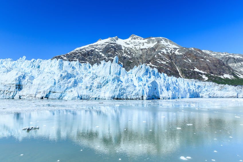 Zmiany klimatu. Lodowce są zagrożone oberwaniem. Zdjęcie ilustracyjne