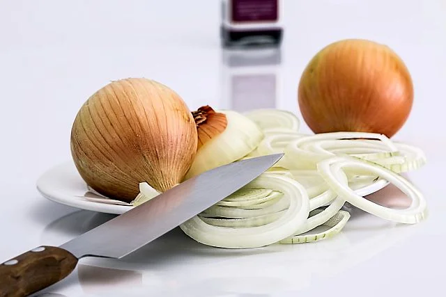 W ciągu roku cebula zdrożała z 60 groszy do 1,38 zł za kilo