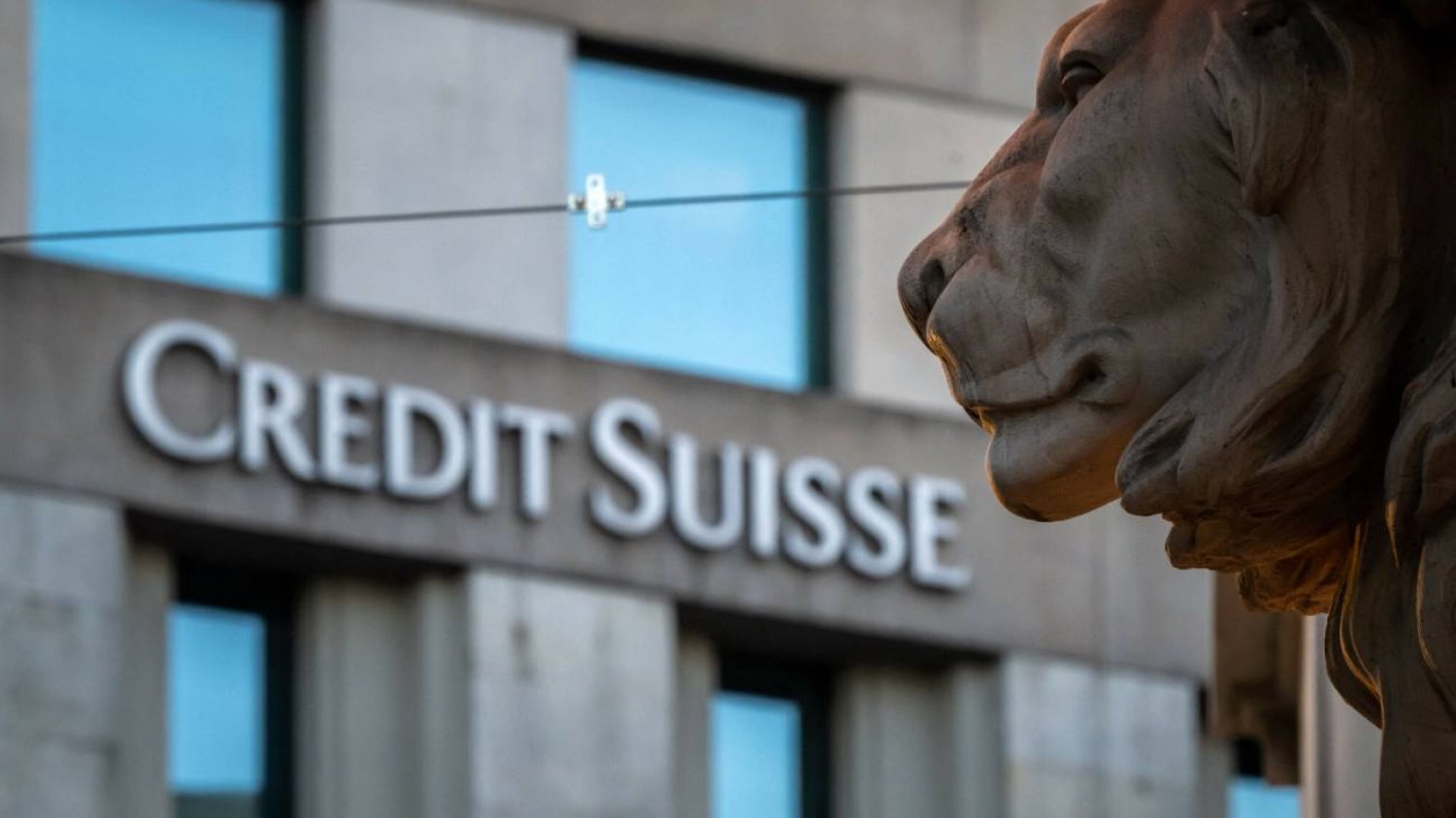 Kryzys bankowy trwa. Co dalej po przejęciu Credit Suisse?
