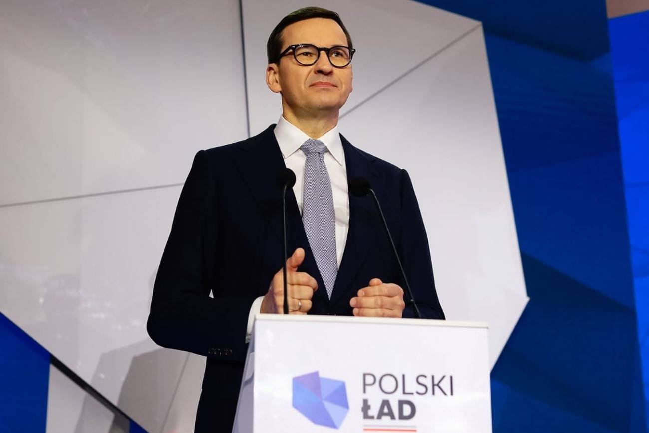 Premier Mateusz Morawiecki podczas konferencji w Nidzicy