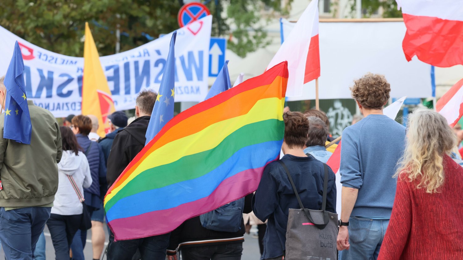Tęczowy Piątek – ile kosztuje walka o wolność
