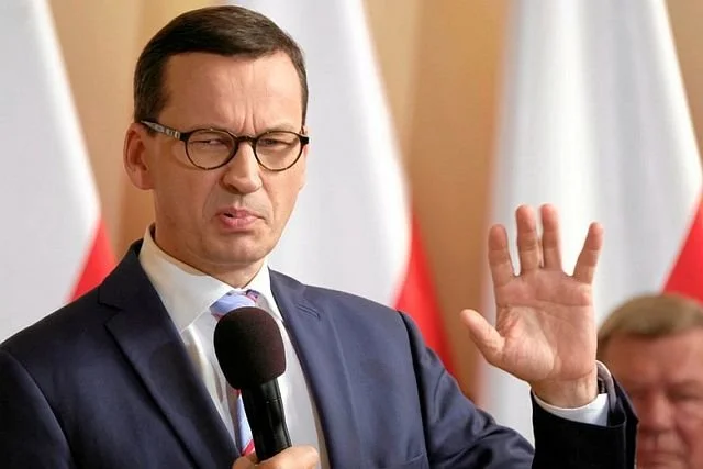 Kilka razy premier przekroczył cienką barierę między propagandą a kłamstwem.