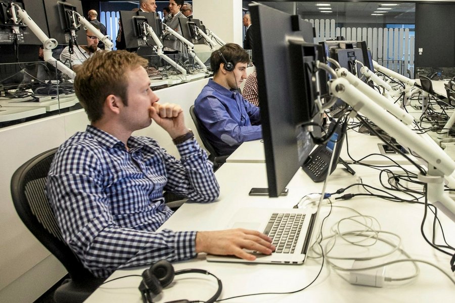 Zamyślanie się w pracy, albo odwlekanie realizacji zadań bywa bardzo pożyteczne - dowodzą naukowcy.