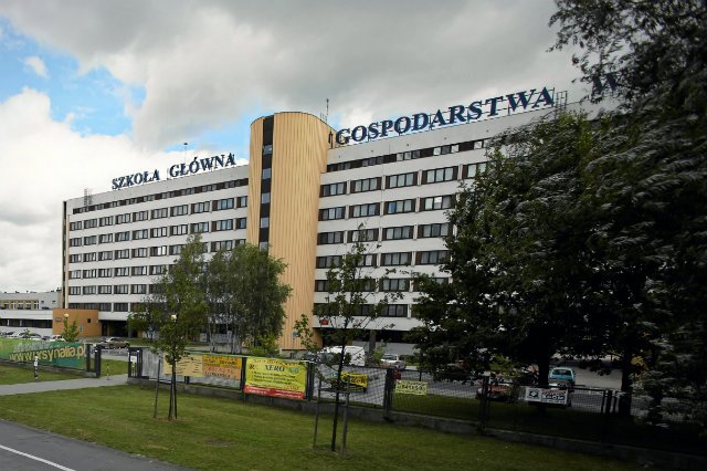 W Szkole Głównej Gospodarstwa Wiejskiego (SGGW) w Warszawie naukowcy wyhodowali jabłoń odporną na choroby