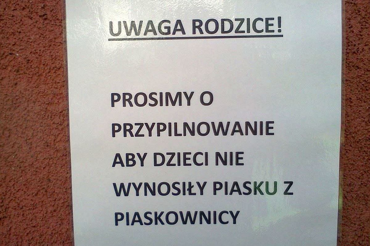 Absurd? Cała Polska jest obklejona komunikatami formatu A4