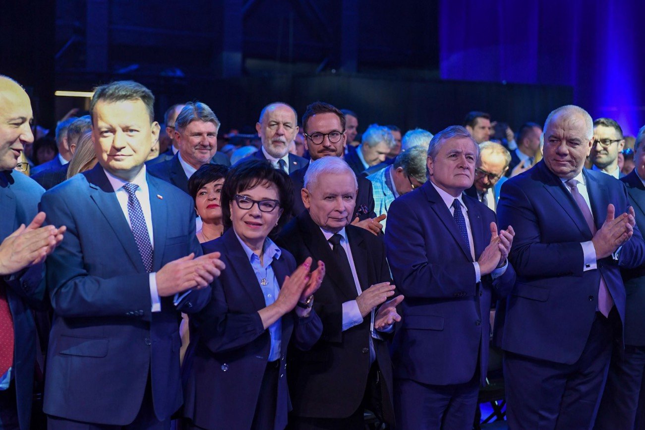 Programowy ul Prawa i Sprawiedliwości. Drugi dzień przedwyborczych obietnic.