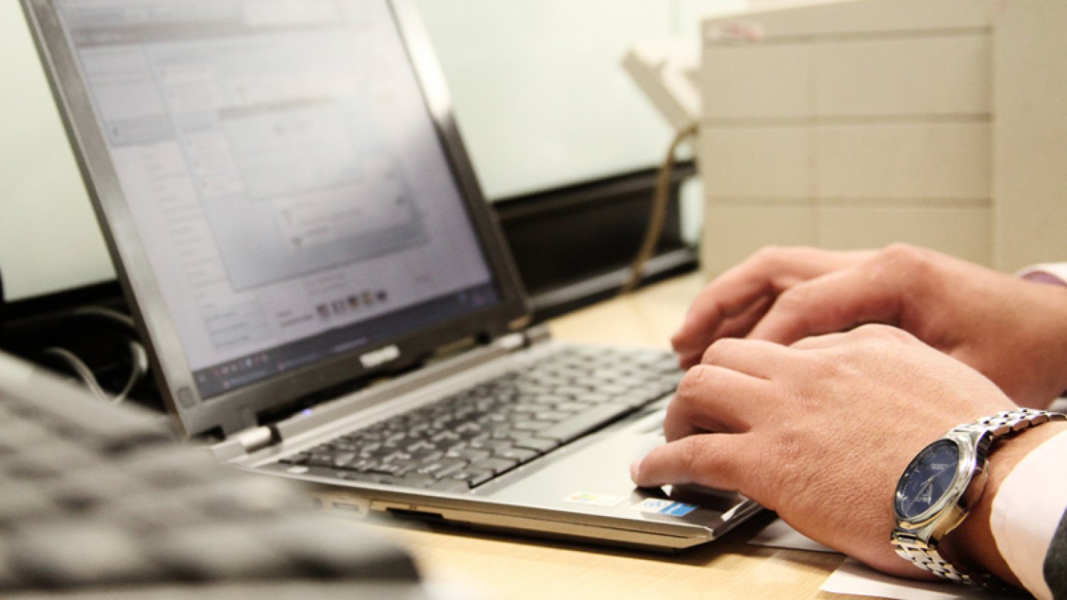 Oto 5 osób, które straciły pracę przez nierozsądny wpis w internecie. Niektóre z nich nie zdążyły nawet jej zacząć.