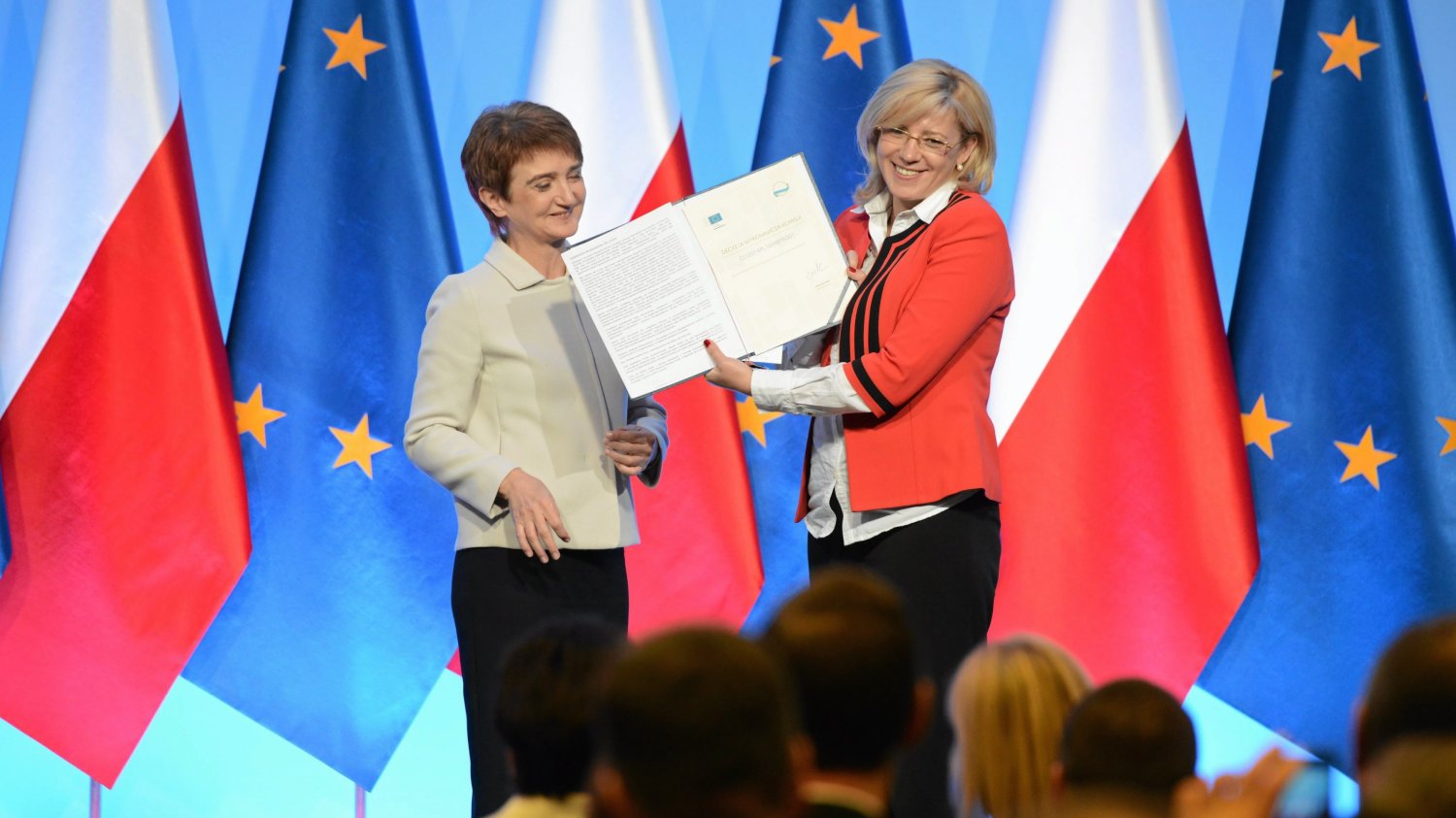 Minister Infrastruktury Maria Wasiak oraz komisarz Unii Europejskiej Corina Cretu podczas uroczystości otwarcia nowej perspektywy finansowej UE na lata 2014-2020