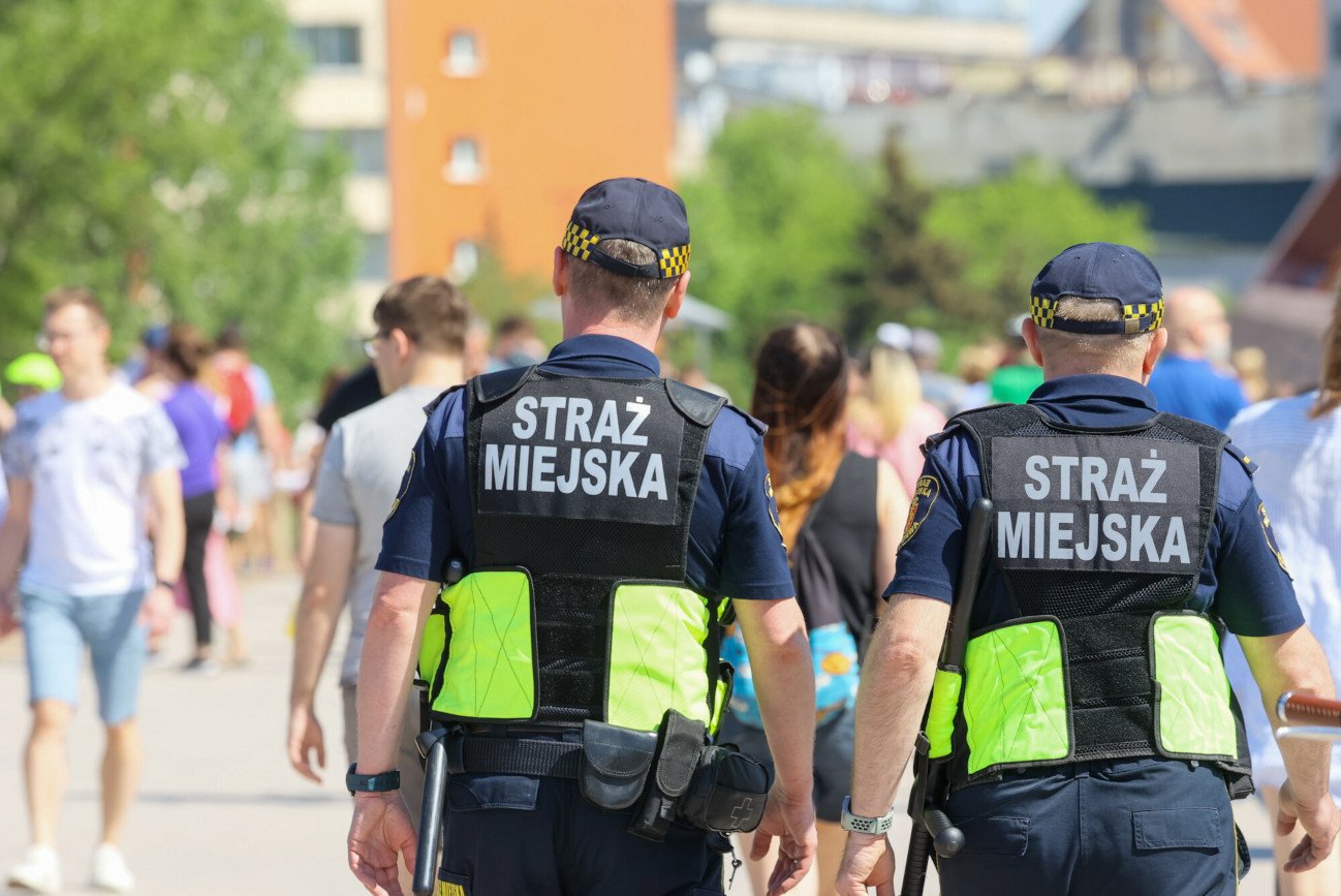 Jakie warunki trzeba spełnić, żeby zostać strażnikiem miejskim?