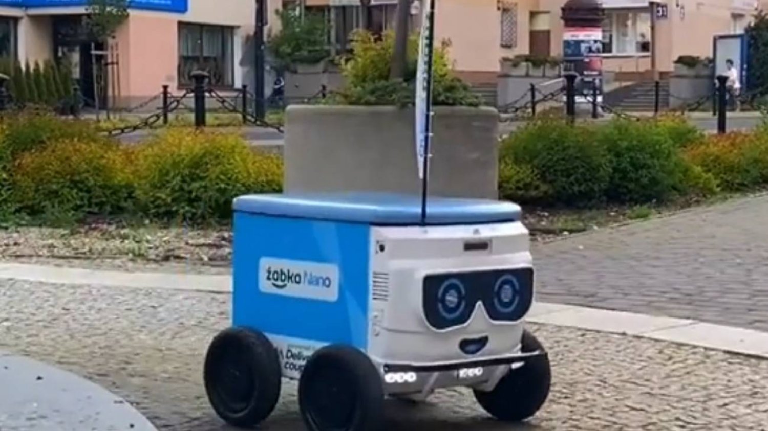 W Warszawie testowany jest robot Nanosik.