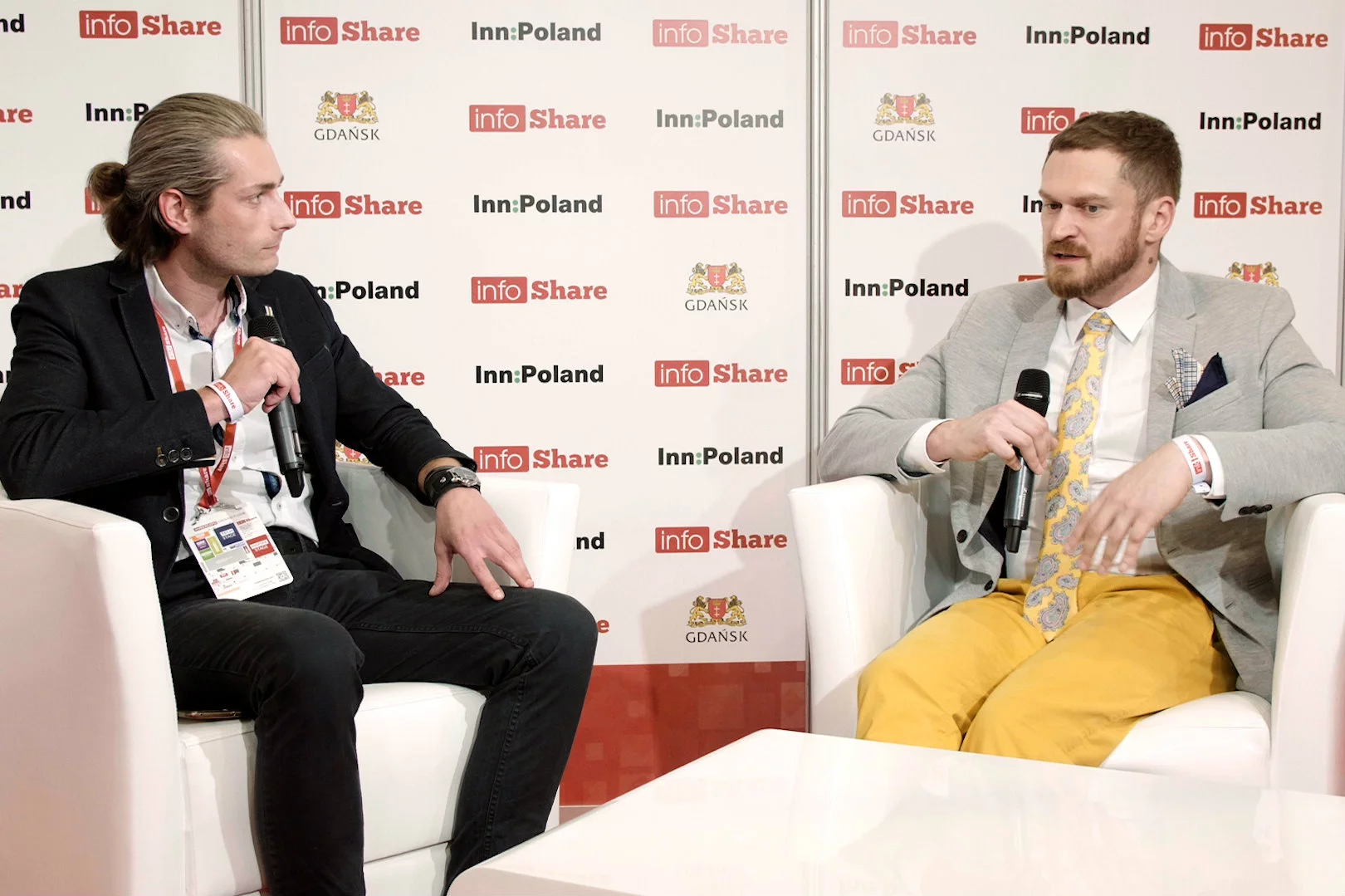 Jak mówić i pisać, by zostać wysłuchanym i przeczytanym? Z perspektywy startupów odpowiada trener komunikacji Piotr Bucki.