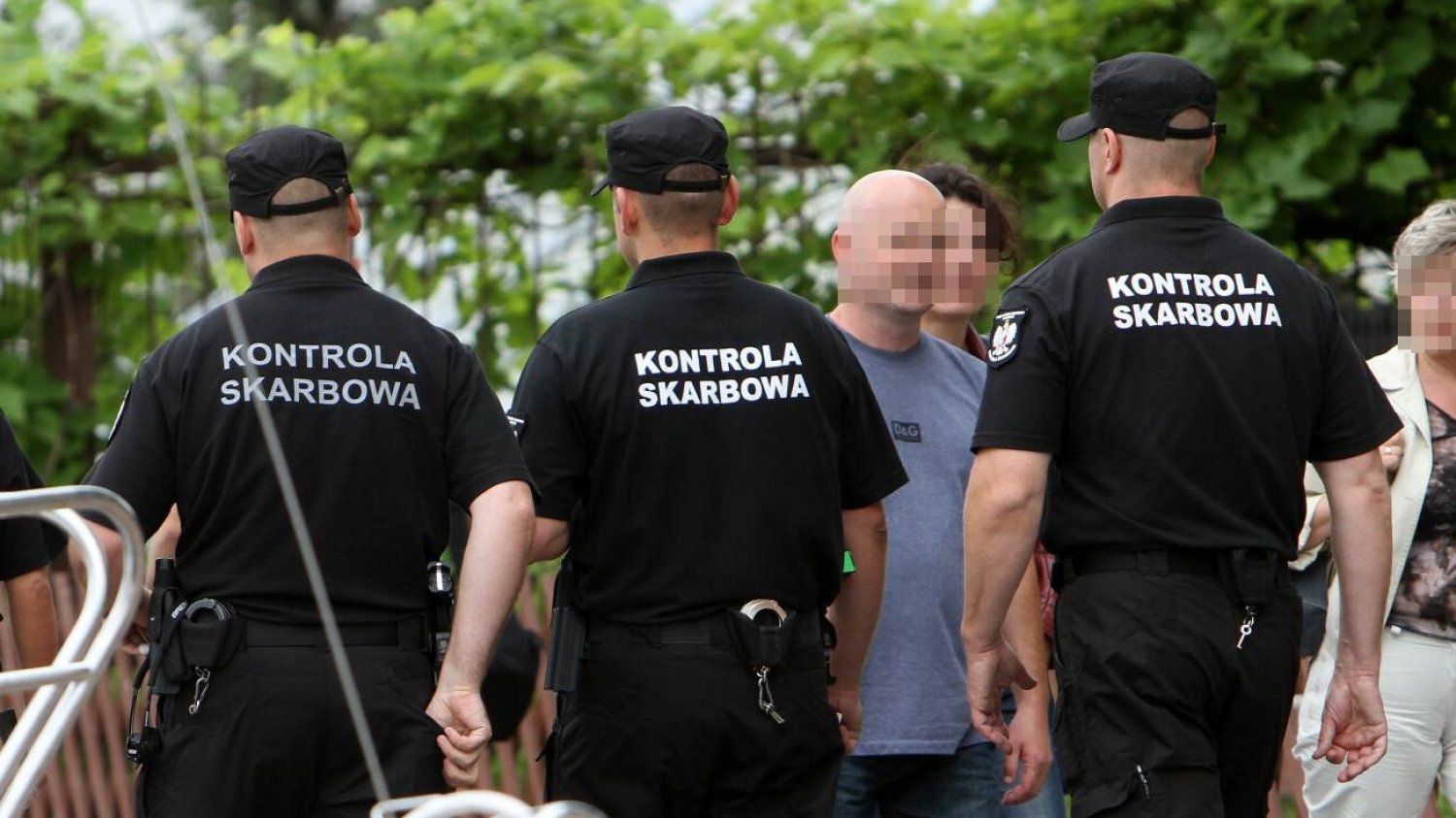 funkcjonariusze skarbówki