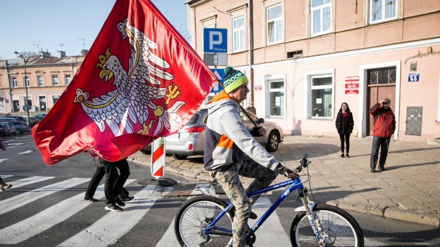 Kolor oficjalnej symboliki Polski były dotychczas definiowane według nieprzekładalnego, starego systemu CIELUV.