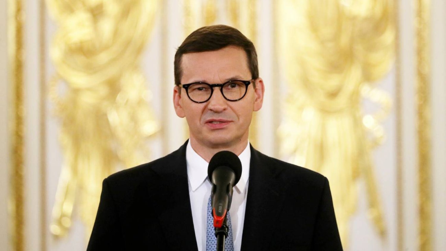 Premier Mateusz Morawiecki przemawia w Zamku Królewskim
