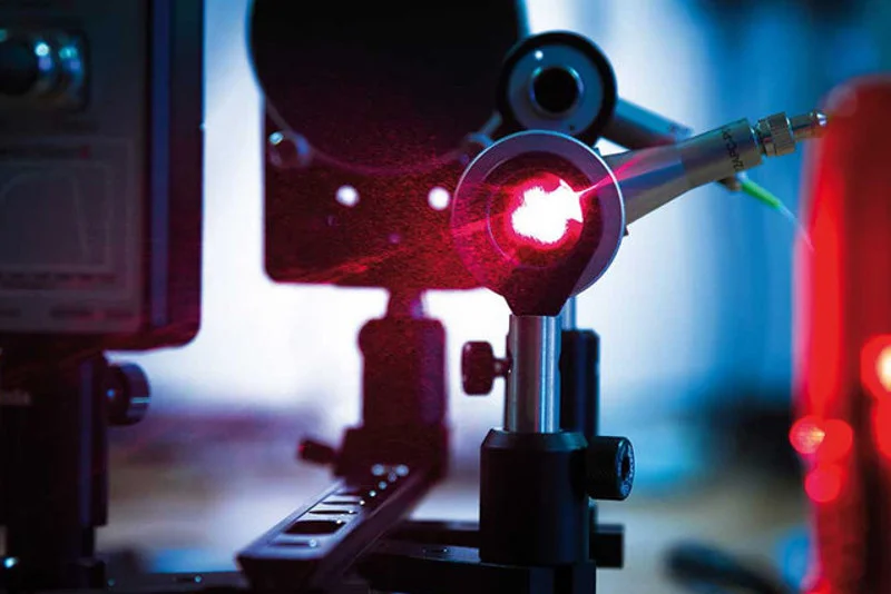 Diody superluminescencyjne stworzone przez EIT+ posiadają parametry optyczne porównywalne z najlepszymi na świecie diodami laserowymi.