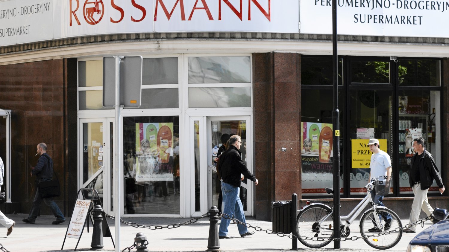 Rossmann i Sephora rozdają kosmetyki za darmo? Nie. To oszustwo.