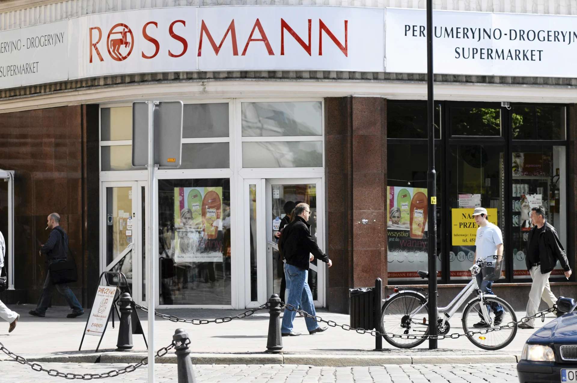 Rossmann i Sephora rozdają kosmetyki za darmo? Nie. To oszustwo.