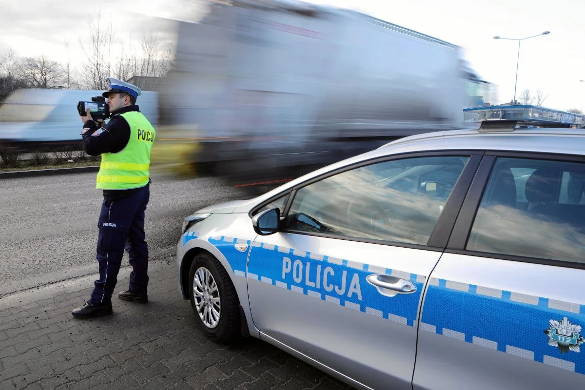 Gdzie najczęściej policja kontroluje prędkość? Poradnik na majówkę 2019 r., jak ominąć suszarki.