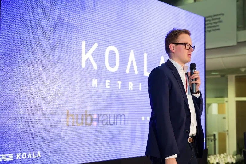 Konkurs zorganizowany pod patronatem mBanku wygrała firma Koala Metrics. Zaprezentowała ona projekt, który ułatwia dopasowanie oferty banku do indywidualnego klienta poprzez analizę aplikacji mobilnych, jakich używa odbiorca usług bankowych