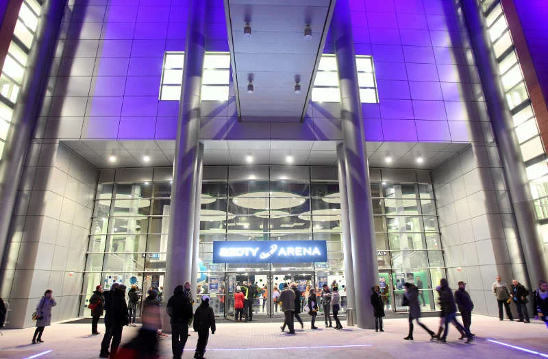 Wejście do Azoty Arena - hali sportowo-widowiskowej w Szczecinie. Grupa Azoty sponsoruje klub siatkarski Chemik Police