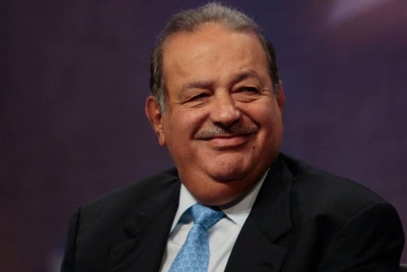 Carlos Slim Helu z majątkiem szacowanym na kwotę 77,1 mld dolarów zajął w zestawieniu „Forbesa” 2 miejsce. Ustąpił tylko Billowi Gatesowi, a wyprzedził Warrena Buffetta.