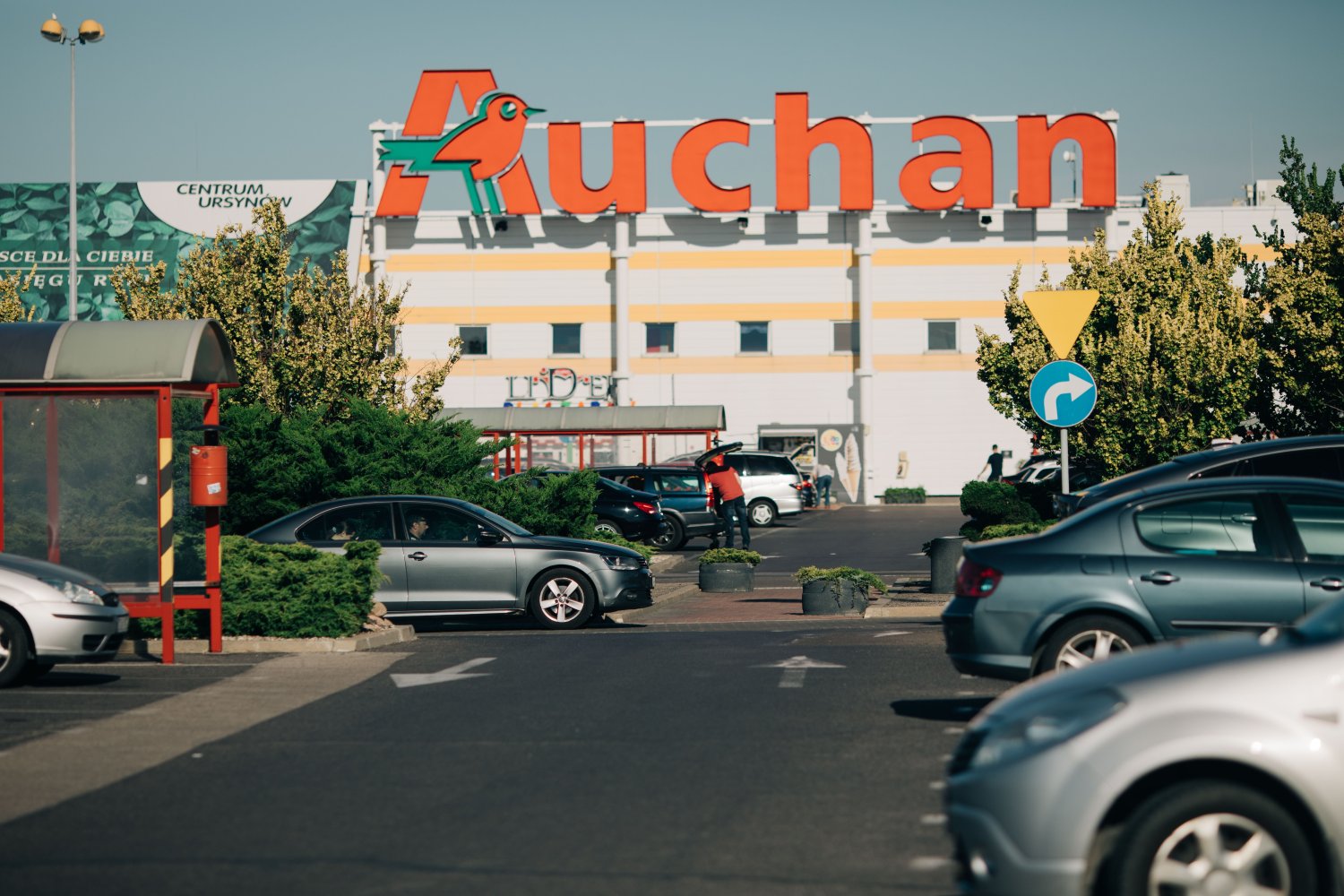 Kolejne sieci handlowe wprowadzają płatny parking
